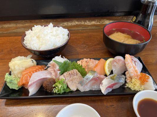 Sashimi combo!....Mmmm so yum yum!