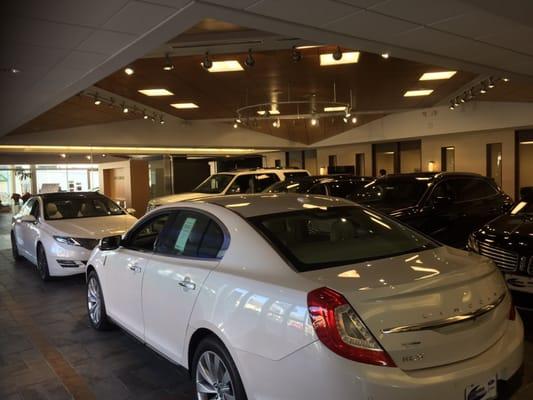 Stopped in for a oil change nice looking showroom