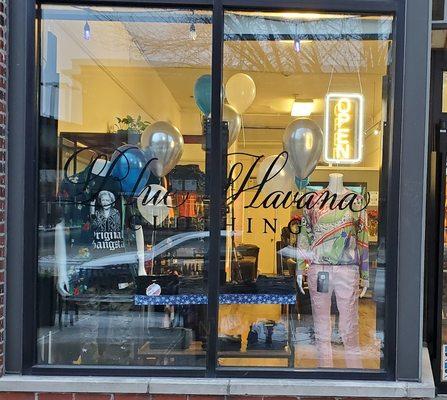 Blue Havana Clothing is a locally owned shop Located in Chicago Ravenswood Neighborhood