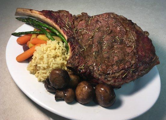 Taste our Tomahawk steaks with satisfying your appetite.