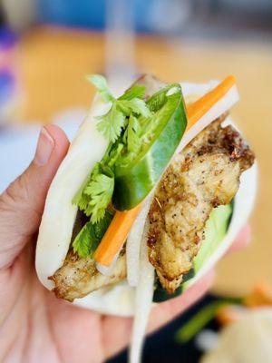 Bao bun - lemongrass chicken