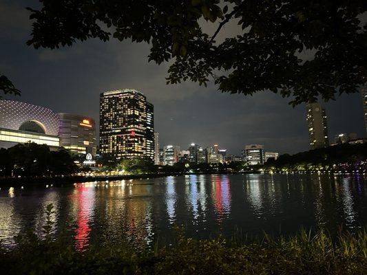 Seokchon Lake @ night