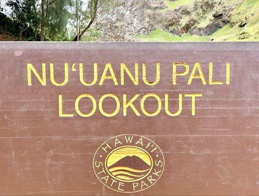 Nu'uanu Pali Lookout.