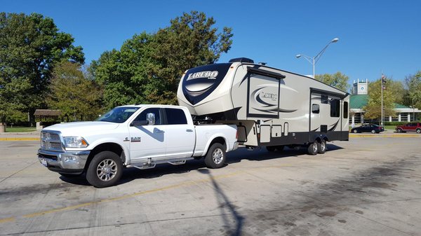 Moving 5th wheel for customer