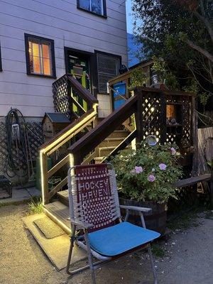 Adorable back patio area