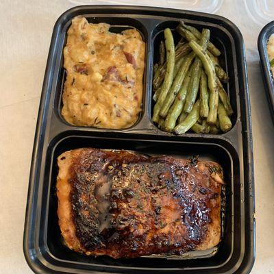 Honey ginger Salmon entree w/ roasted red mashed potatoes and green beans