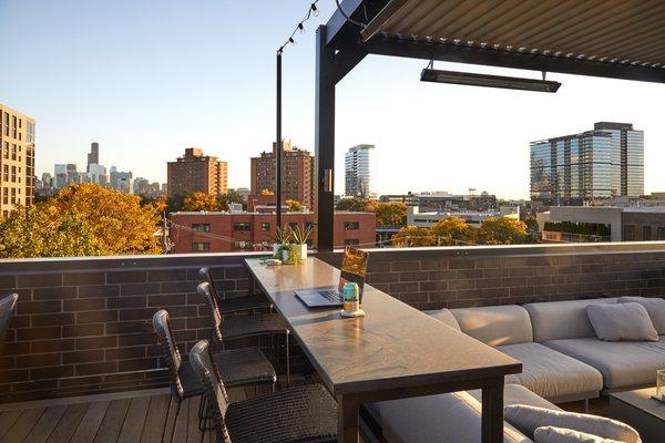 PRIVATE PENTHOUSE ROOF DECK https://bit.ly/3jxMGTX