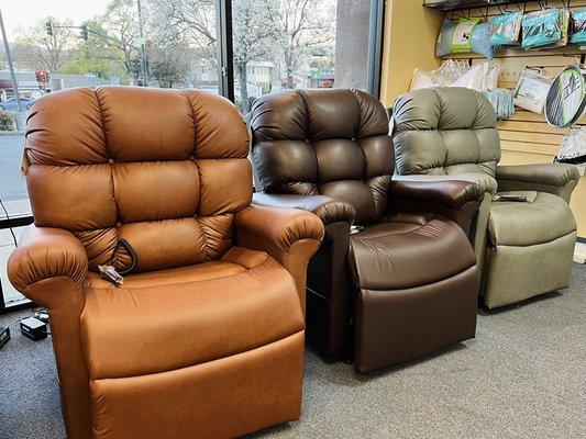 New recliner lift chairs in stock. Var. styles,
colors and sizes to choose from.