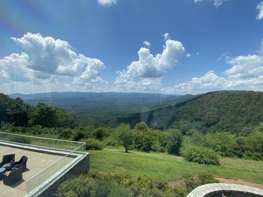 Views and outdoor seating to stroll around after a meal.