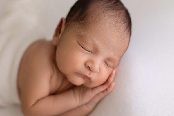 Detail newborn portraits