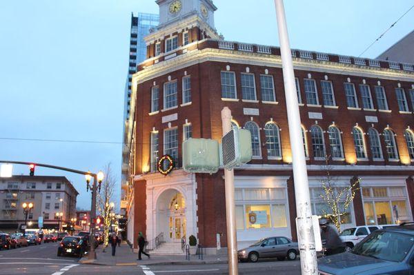 Beneficial State Bank - Portland's Downtown Branch