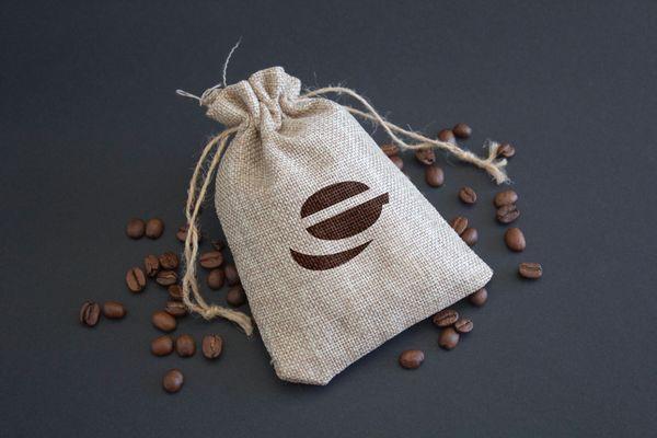 Vintage bag product and logo design for  https://www.amberddesign.com/portfolio/ecoffee/