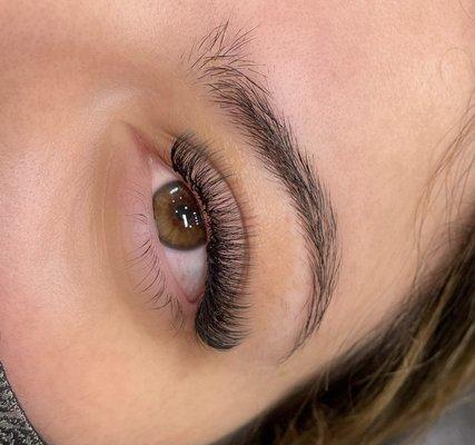 Light volume lashes