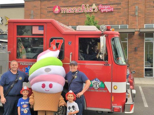 Fireman rock at Oregon City Menchie's.