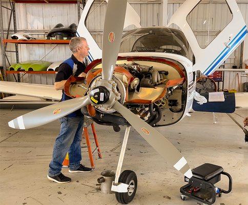 Steve inspecting this Cirrus.