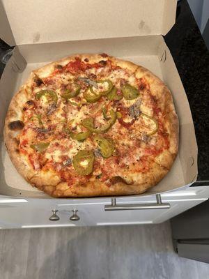 12" pie w bacon, anchovies and cherry peppers