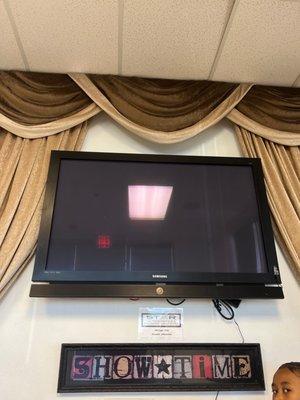 Tv in Lobby