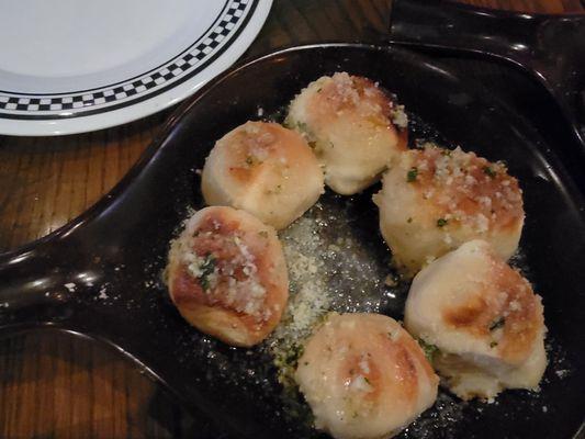 Garlic knots