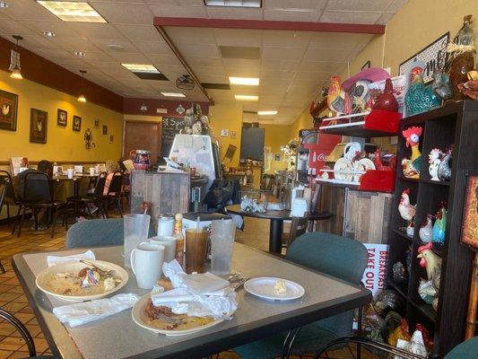 Inside of Maw's County Kitchen