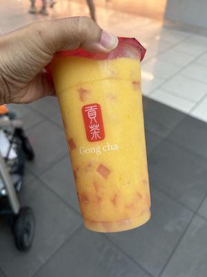 Mango milk slush with star jelly