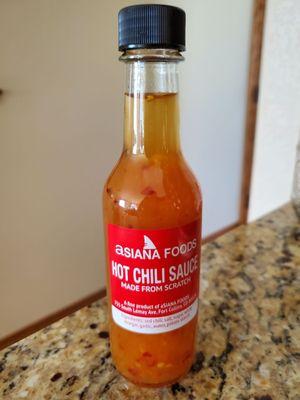 House-made hot chili sauce! Also comes in green (is that a flavor lol?)