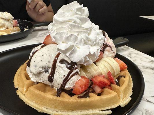 the build your own waffle on the menu.