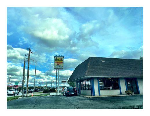 Mr. Goody's Griffith, IN .Gyros Ribs Burgers Chicken Italian Beef HotDogs Sandwiches Salads etc. Nice Service Big Parking.Cool!