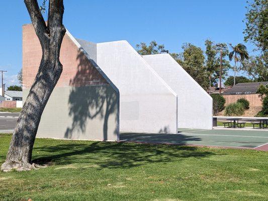 Outdoor racquetball courts