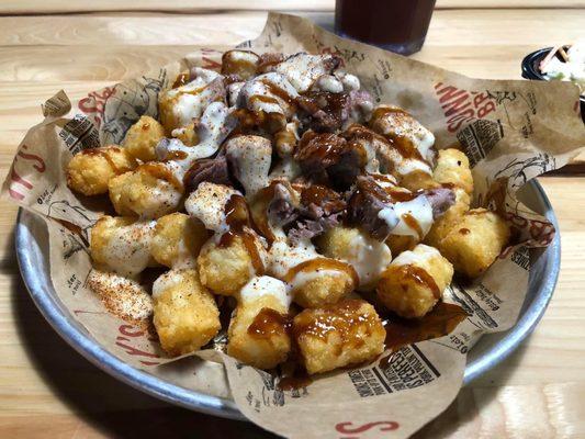 Loaded tater tots w/brisket