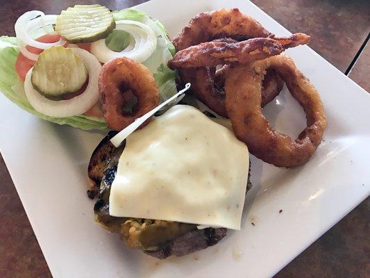 Green Chile Cheeseburger