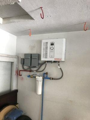 Siebel Eltron TEMPRA 20 Trend INSTALLED WITH TWO 40 amps disconnects, a waterfilter!