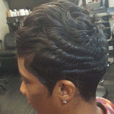 Short hair flow by Erica