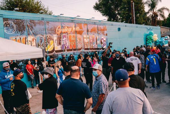 Customers waiting in line for Ozuna & Berner Meet & Greet/Drop