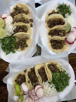 Lengua, cachete, and surtida/cabeza