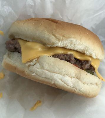 Single Cheeseburger with default toppings