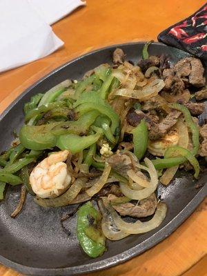 Flavorless Shrimp and beef fajitas