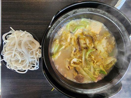 Rice noodle soup beef shank