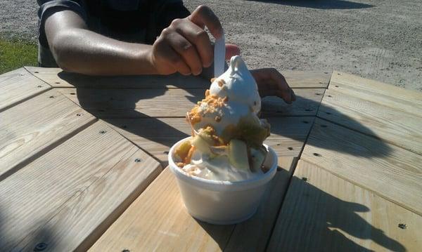 Caramel apple sundae