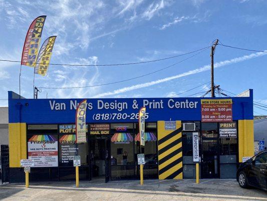 Van Nuys Printing is a full service copy and print center.