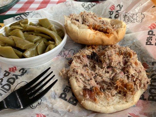 Pork sandwich and green beans