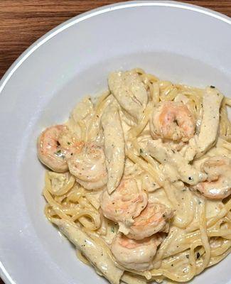 Fetucine Alfredo with Prawns and Chicken, create your own perfect dish with our mix and match pasta!