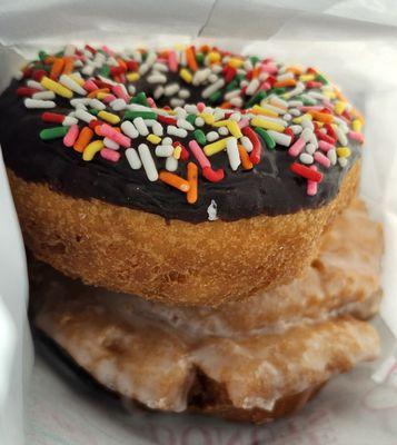 Grand Donuts