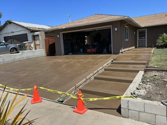 Stamped texture colored concrete driveway with steps done in Ventura, Ca.