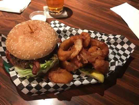 Trying the Guiness burger.