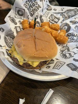 Kids burger with tots