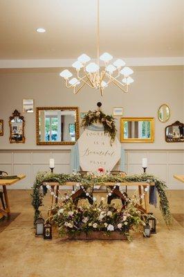 Our gorgeous sweetheart table setup (courtesy of Blush Flora LA).