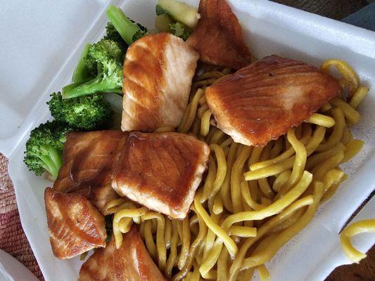 Salmon Hibachi with Soba Noodles