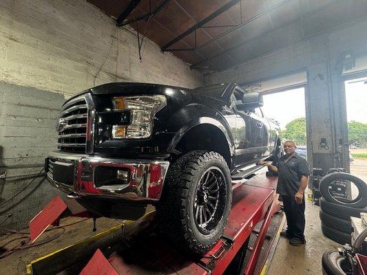 F150 getting a full service and a lift kit with new wheels and tires