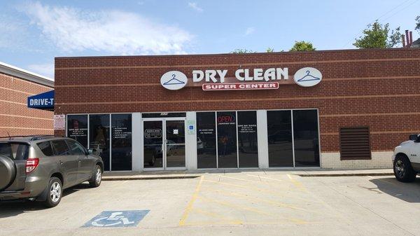 Deluxe Dry Cleaners