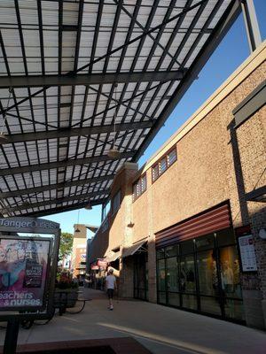 Tanger Outlets outdoor walkway